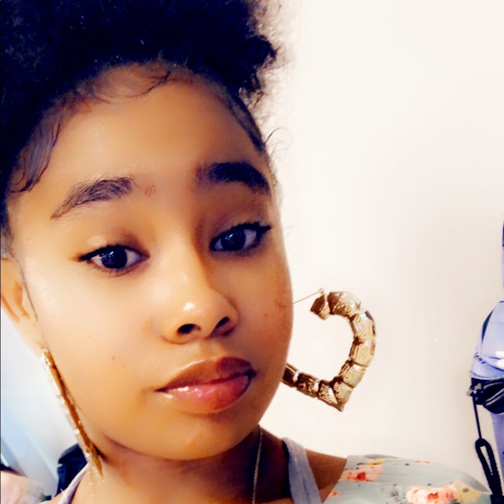 Meet your Posher, Carmen
